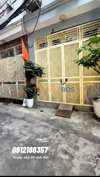 Nhà Minh Khai 34m² giá 8.2 tỷ - Ô tô đỗ cửa