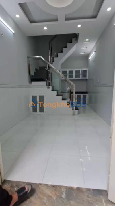 Nhà nguyên căn Phạm Hữu Lầu 21m2 6 triệu - Sẵn sàng ở ngay