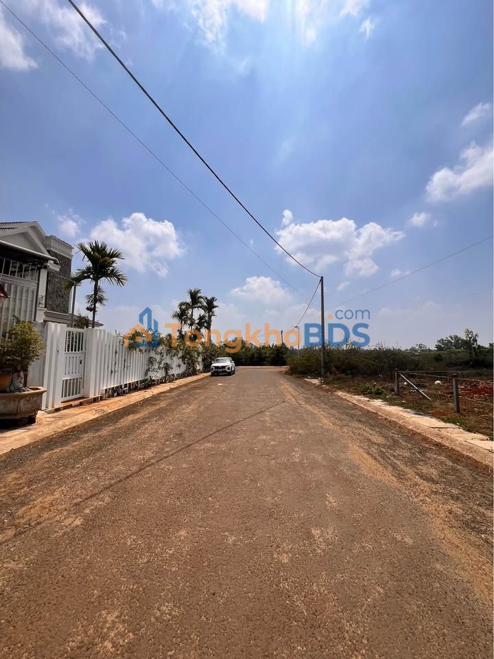 Đất nền Trần Văn Bình Pleiku 300m² 3,4 tỷ - Sổ đỏ chính chủ