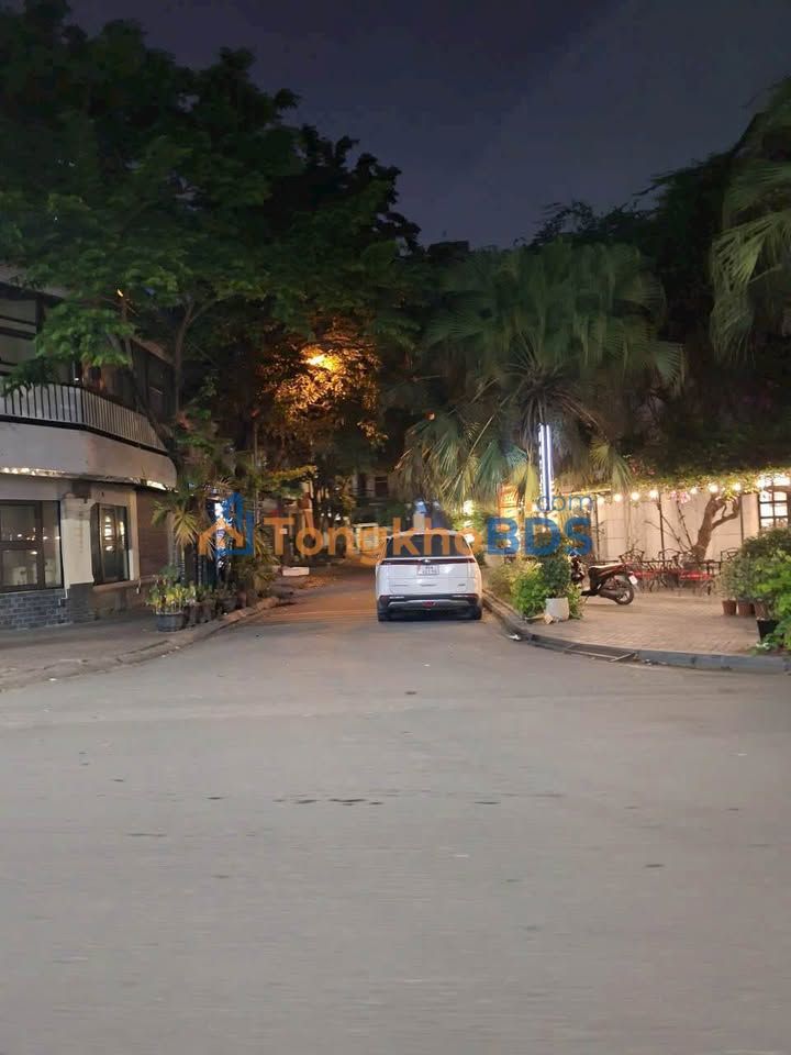 Townhouse Hoàng Như Tiếp Long Biên 102m² - Mặt tiền kinh doanh