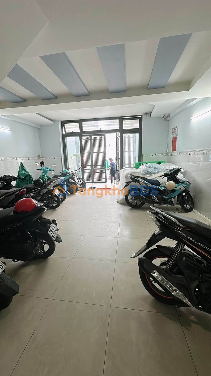 Căn hộ dịch vụ Trịnh Đình Thảo Tân Phú 80m² 9.5 tỷ - View đẹp