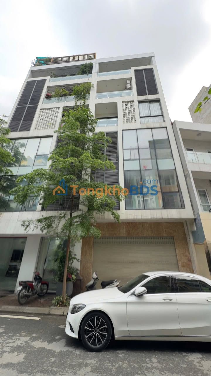 Nhà 6 Tầng Hoàng Cầu 330m² 55 triệu - Ô tô vào tận nhà