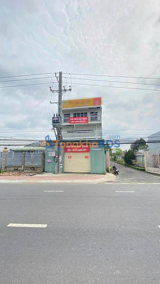 Kho xưởng Mỹ Tho DT879 1.200m² - Hoạt động ngay container