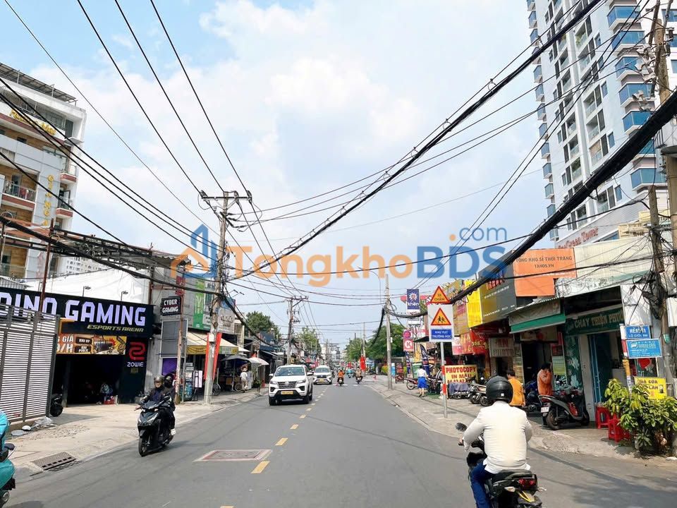 Nhà Tân Phú 110m² 9,7 tỷ - Ô tô vào tận nhà