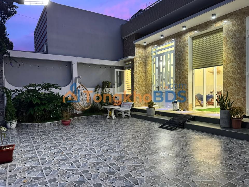 Townhouse KDC 586 Hưng Phú 250m2 9.38 tỷ - Chính chủ bán
