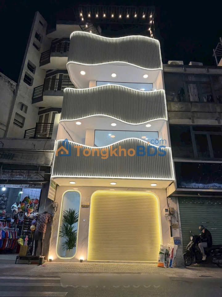 Nhà riêng Nguyễn Trọng Tuyển Tân Bình 21.2 tỷ - Ô tô vào tận nhà