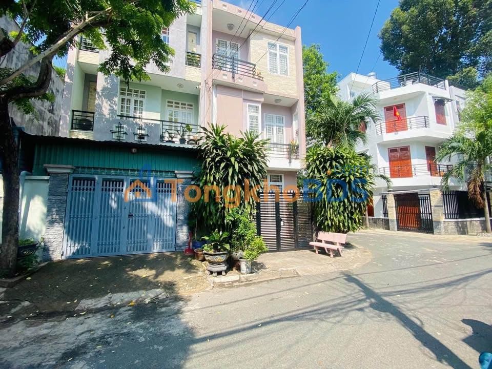 Nhà Phạm Văn Đồng 75m² 7.6 tỷ - Ô tô vào tận nhà