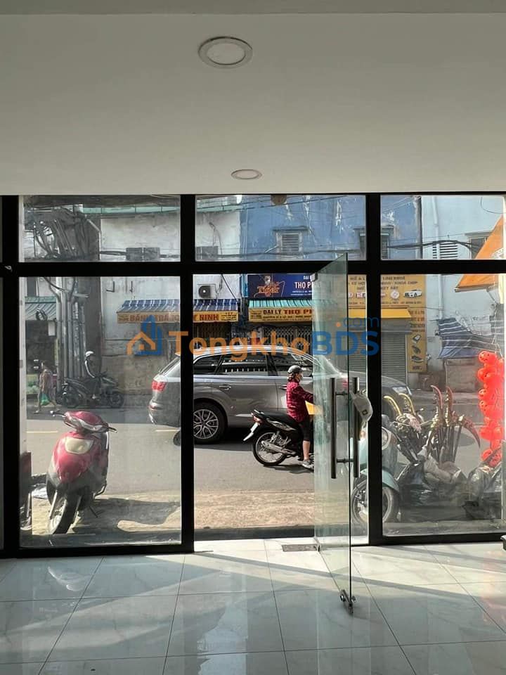 Nhà phố Huỳnh Văn Bánh P.10 45m² 20 tỷ - Mặt tiền kinh doanh