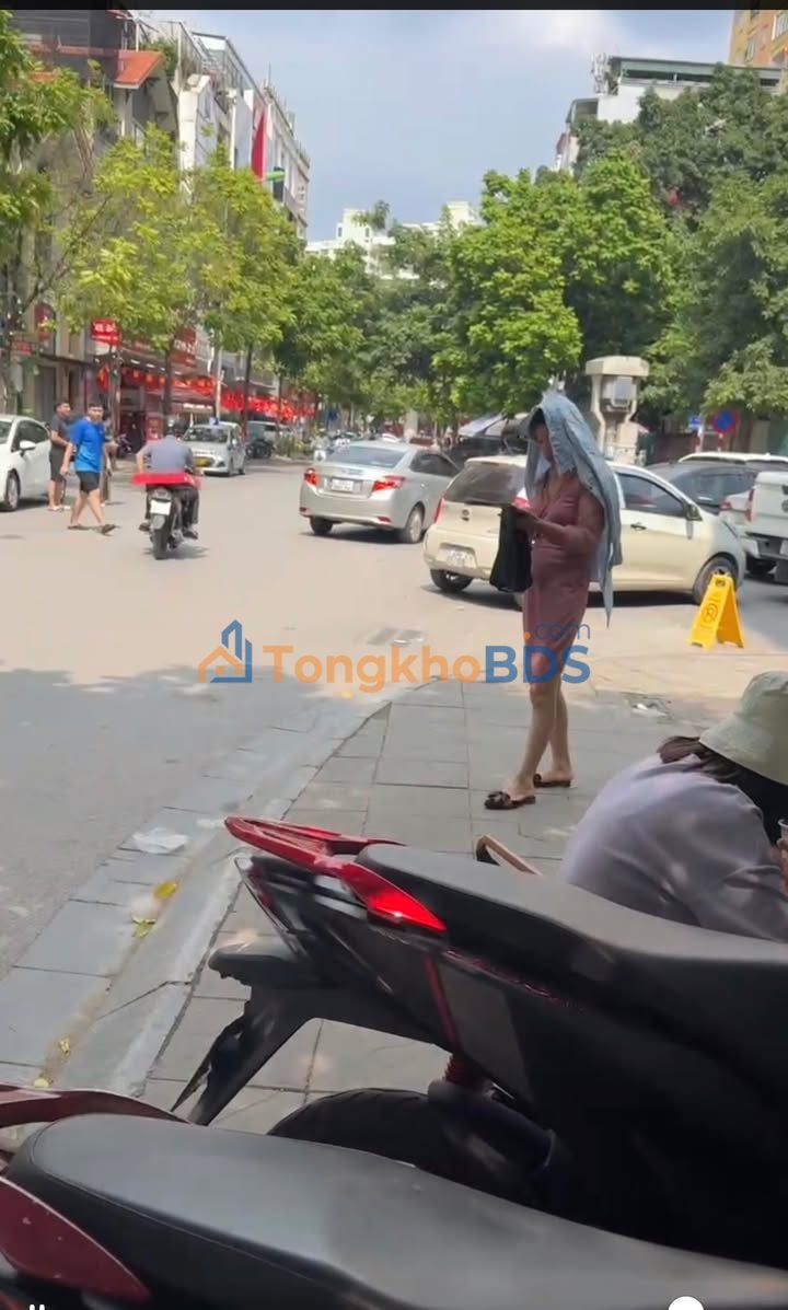 Nhà mặt phố Trương Công Giai 38m2 30tr-Mặt tiền kinh doanh