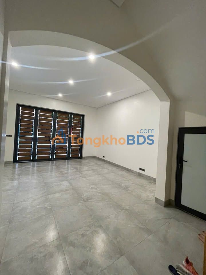 Nhà thuê Phạm Tuấn Tài Cầu Giấy 70m² 32tr - Ô tô vào tận nhà