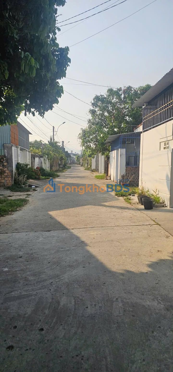 Đất hẻm 555 Nguyễn Huệ Kon Tum 130m2 900 triệu - Thổ cư 100%