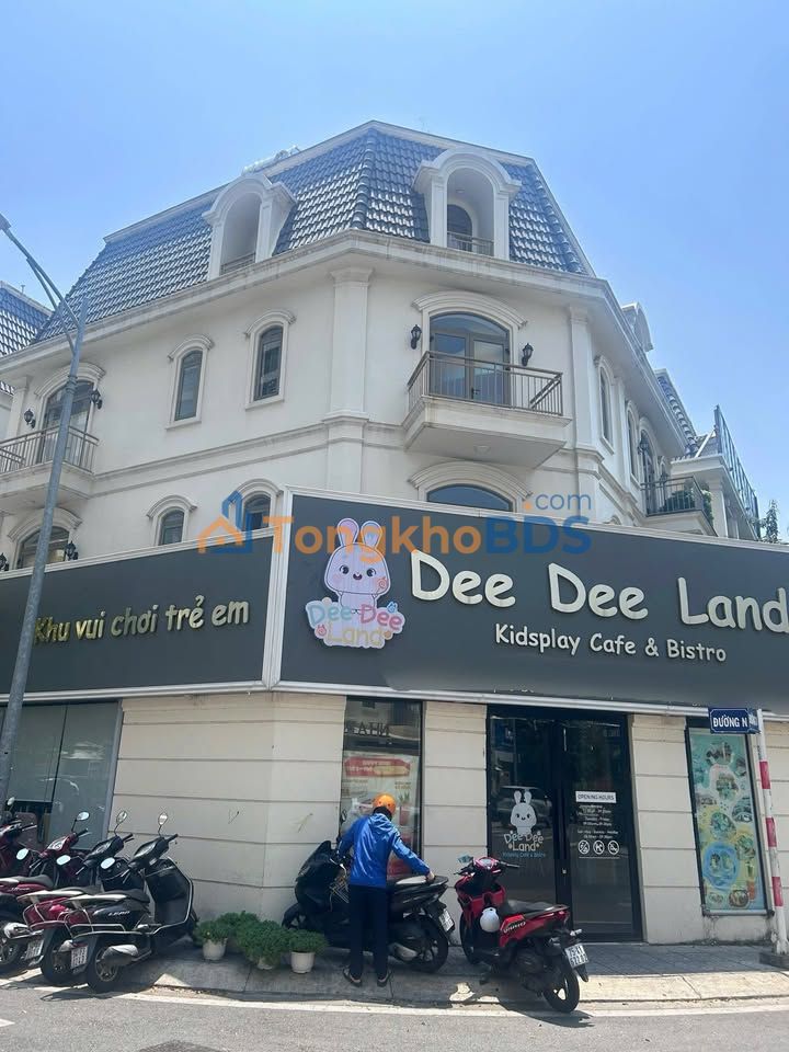 Nhà nguyên căn Phổ Quang 293m² 90 triệu - Sẵn sàng ở ngay