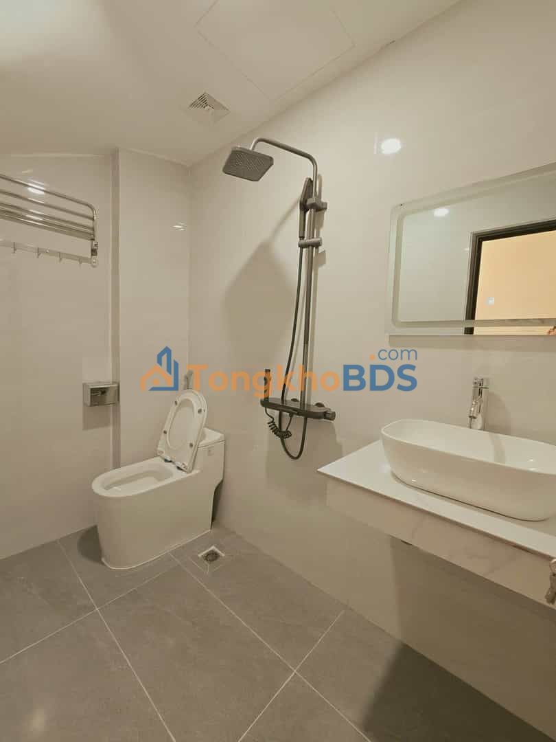 Nhà riêng Tây Hồ 30m² 8.3 tỷ - Ô tô vào tận nhà