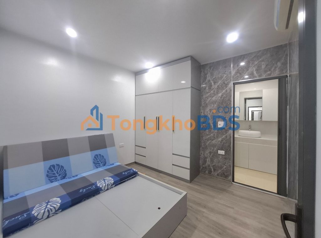 Căn hộ Mai Dịch 85m² giá 4,8 tỷ - View sân chơi đẹp