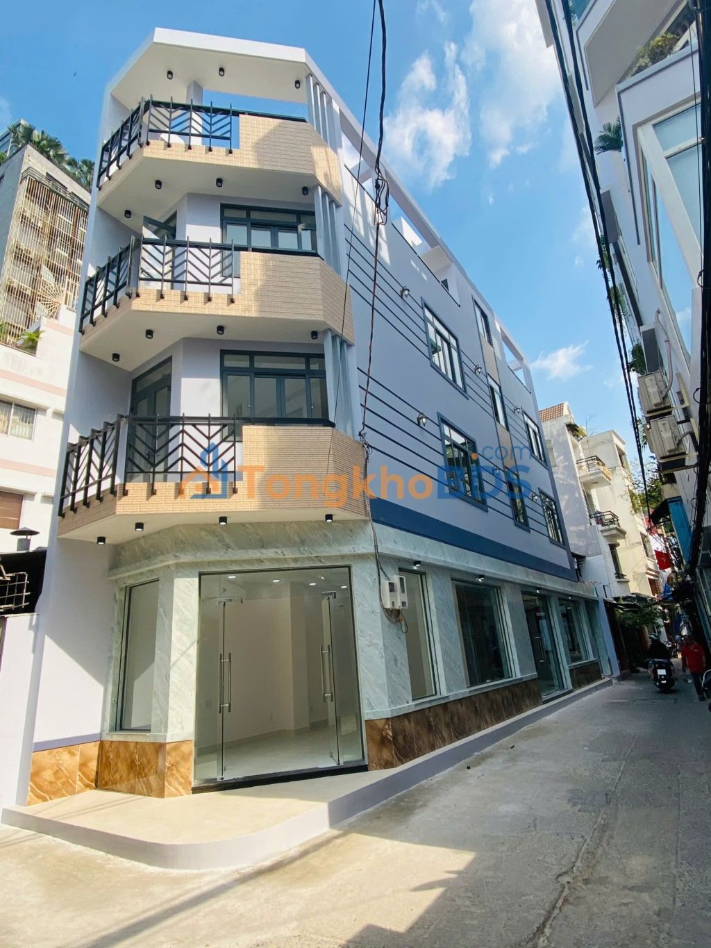 Nhà góc quận 1 76m² 26 tỷ - Ô tô vào tận nhà