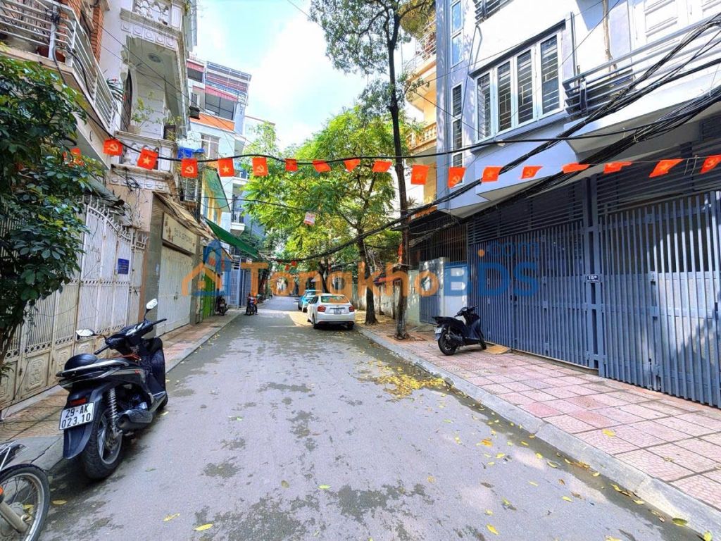 Nhà Ô Chợ Dừa Đống Đa 72m² giá 42 tỷ - Ô tô vào tận nhà