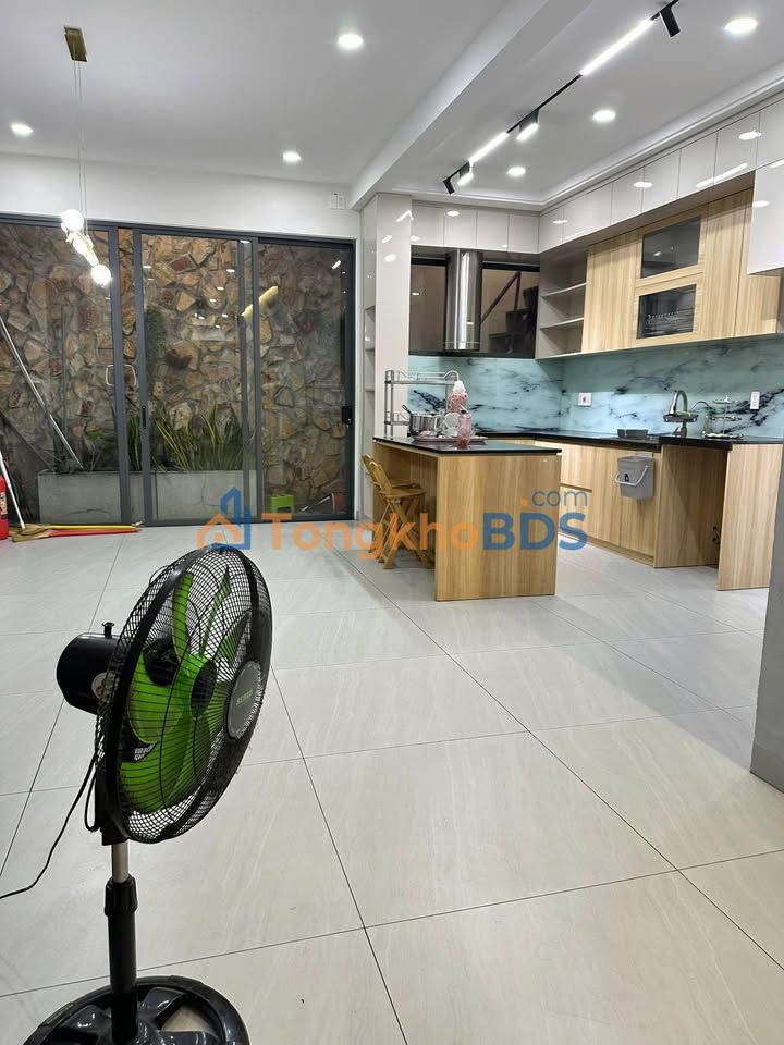 Townhouse Tan Quy Tan Phu 112m2 49 triệu - Mat tien ban hang
