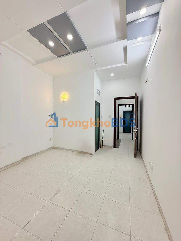 Nhà CMT8 Q10 41m² 8.2 tỷ - Ô tô vào nhà, chính chủ bán gấp