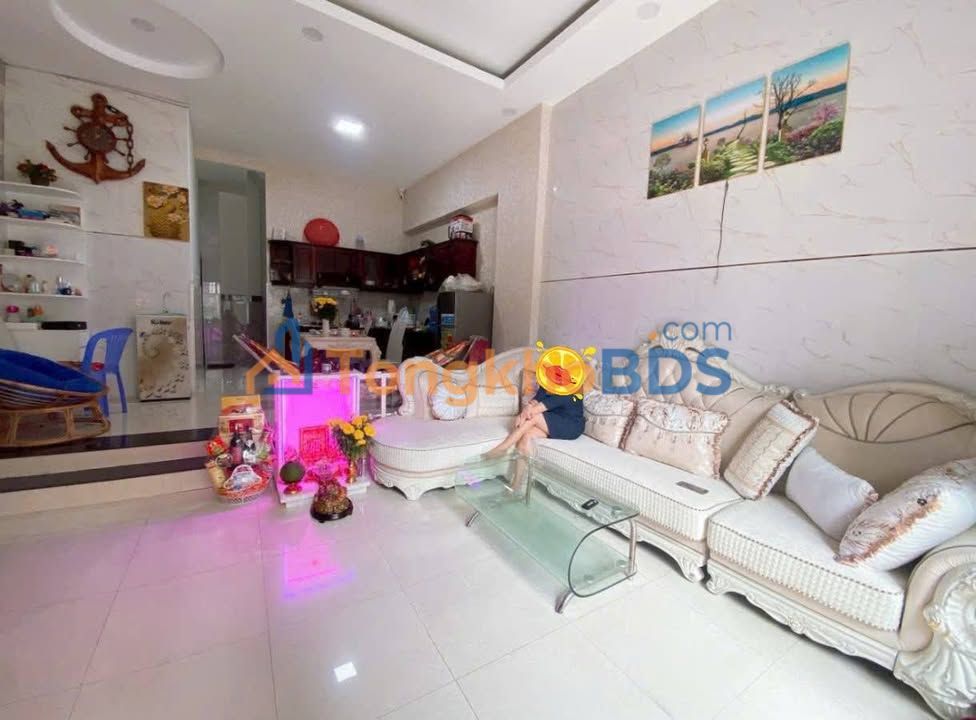 Nhà Lạc Long Quân Quận 11 55m² 6.5 tỷ - Ô tô vào tận nhà