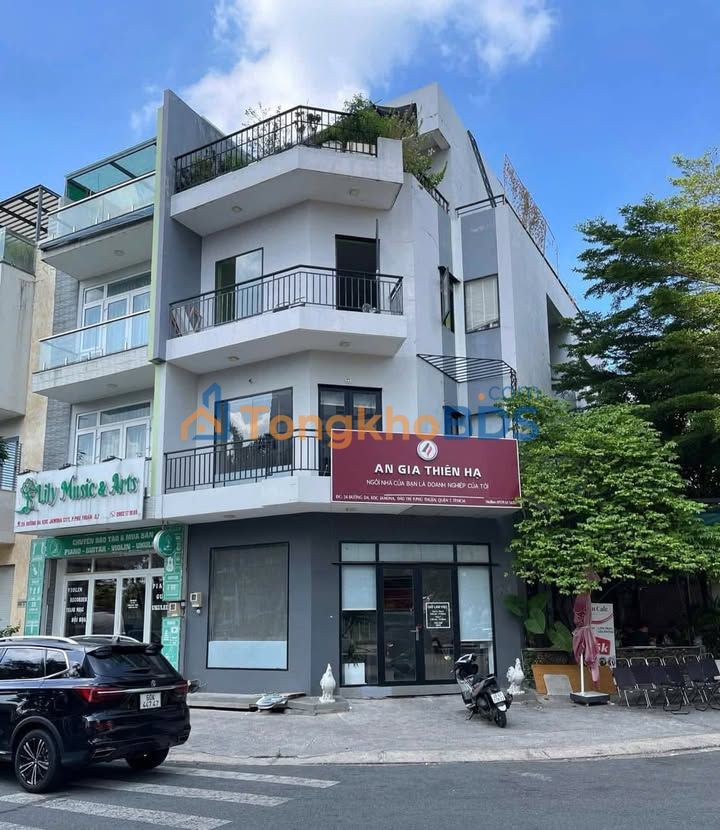 Nhà Jamona Phu Thuan 200m² 30 tỷ - Ô tô vào tận nhà