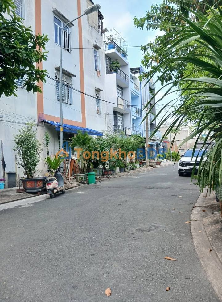 Nhà riêng Q12 80m² cạnh An Sương - Ô tô vào nhà