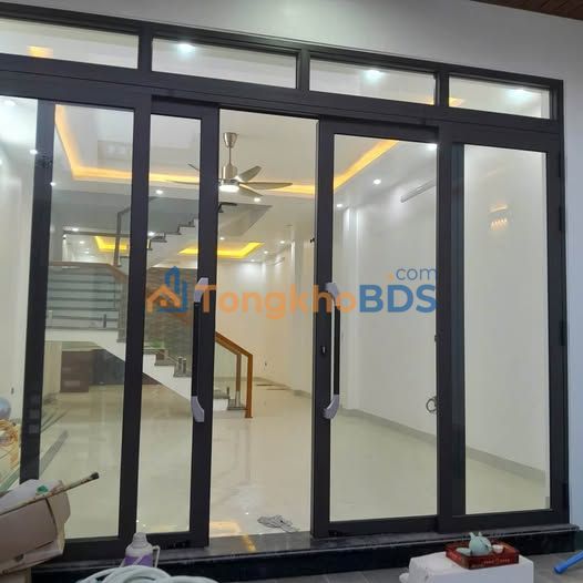 Nhà 3 tầng Nam Ngạn 95m² 10 triệu - Ô tô vào nhà
