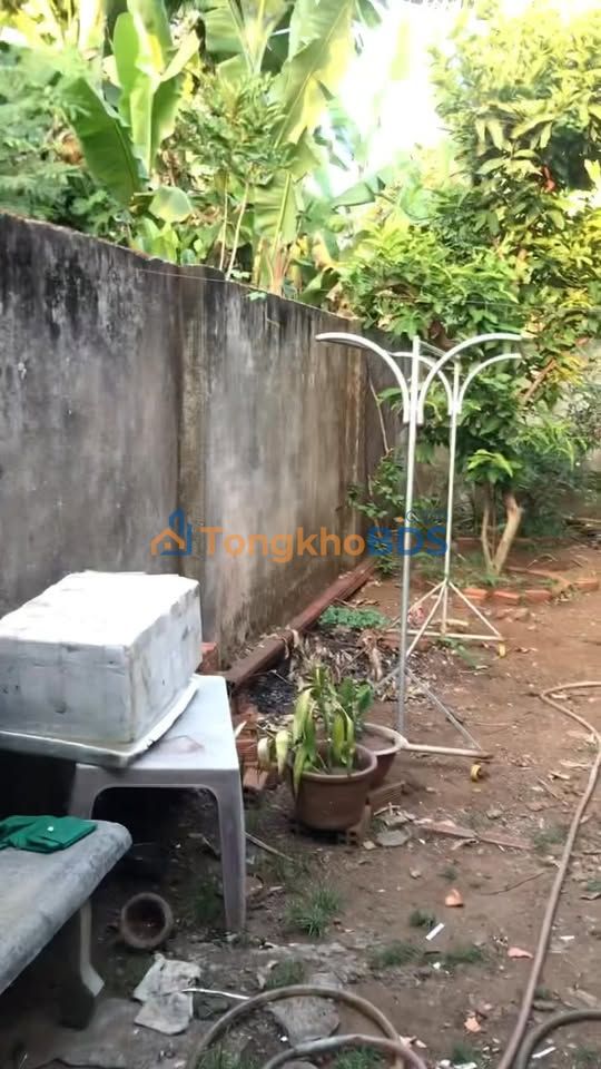 Nha Long Khanh 225m2 gia 2.2 ty - Oto vao tan nha san sang o