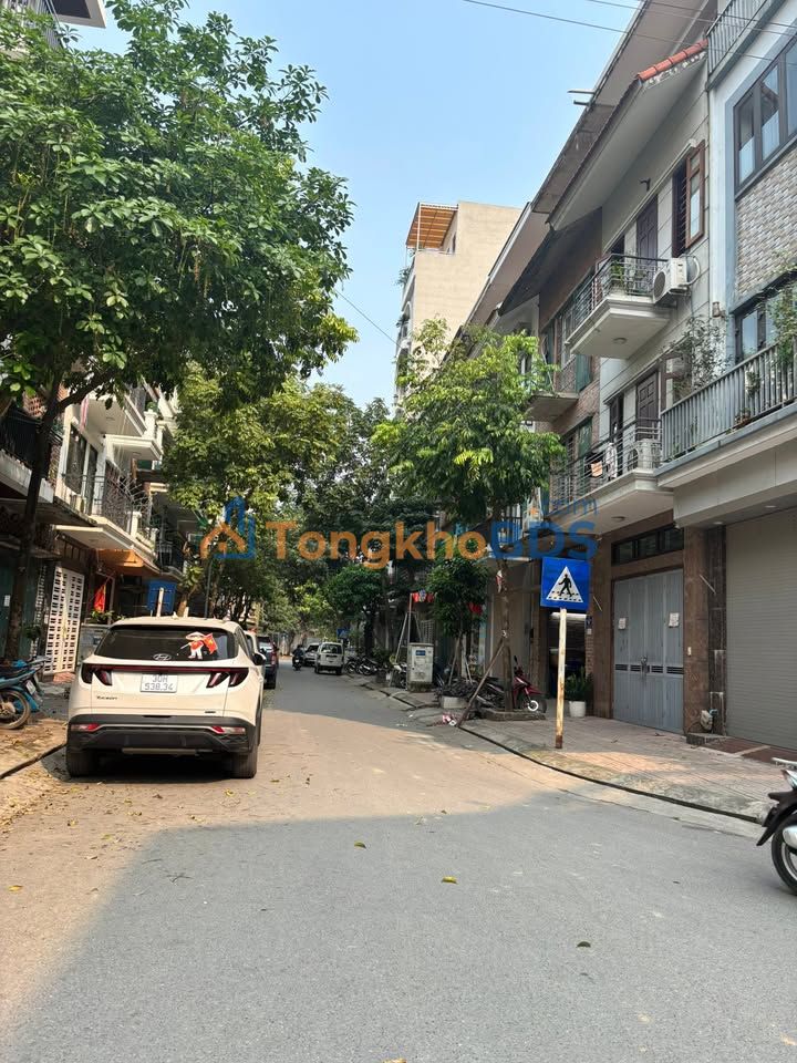 Nhà Tân Triều Thanh Trì 40m², 9 tỷ - Ô tô vào tận nhà