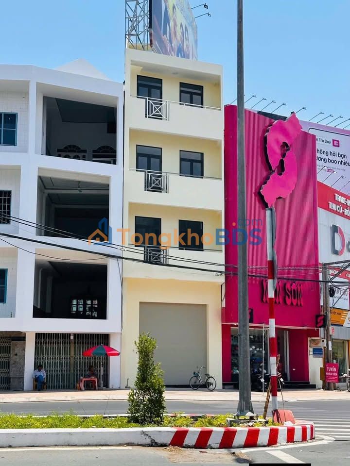 Nhà mặt tiền Trần Phú Cái Khế 75m² 30 triệu - Sẵn sàng ở ngay