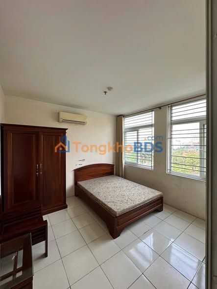 Nhà nhỏ Ngõ 91 Hoàng Quốc Việt 35m² 3.5 triệu - Sẵn sàng ở