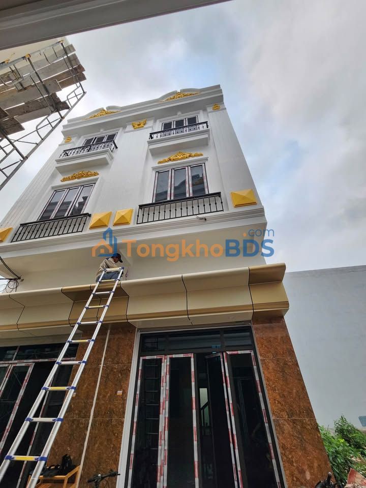 Nhà riêng Vạn Mỹ 53m² 2.4 tỷ - Ô tô vào cửa