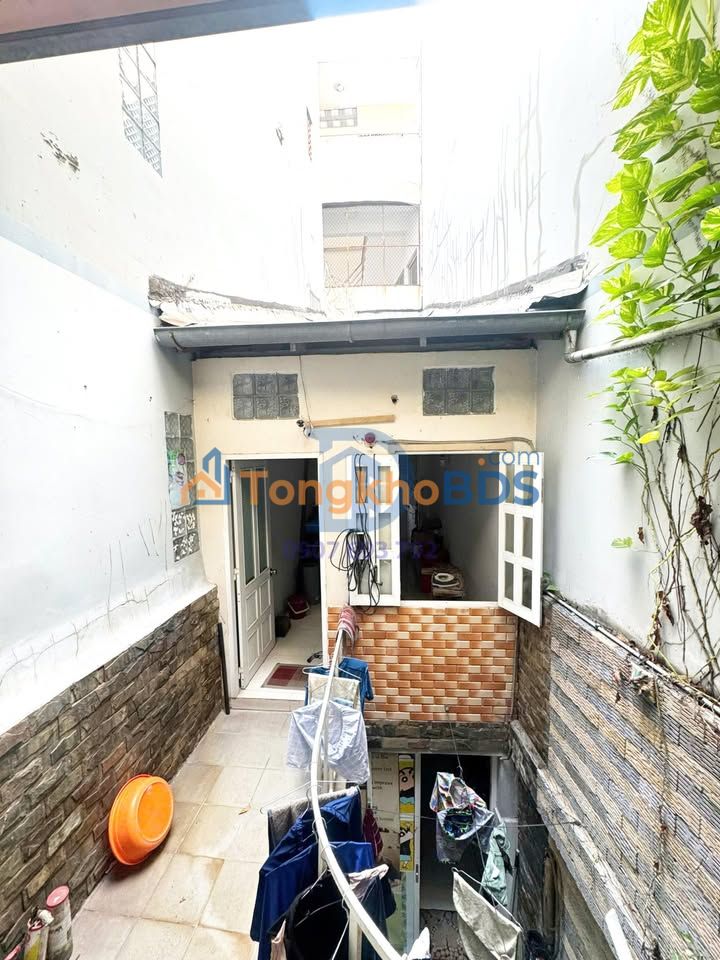 Nhà cho thuê Quận 1 130m2 giá 40-49 triệu - Oto vào nhà