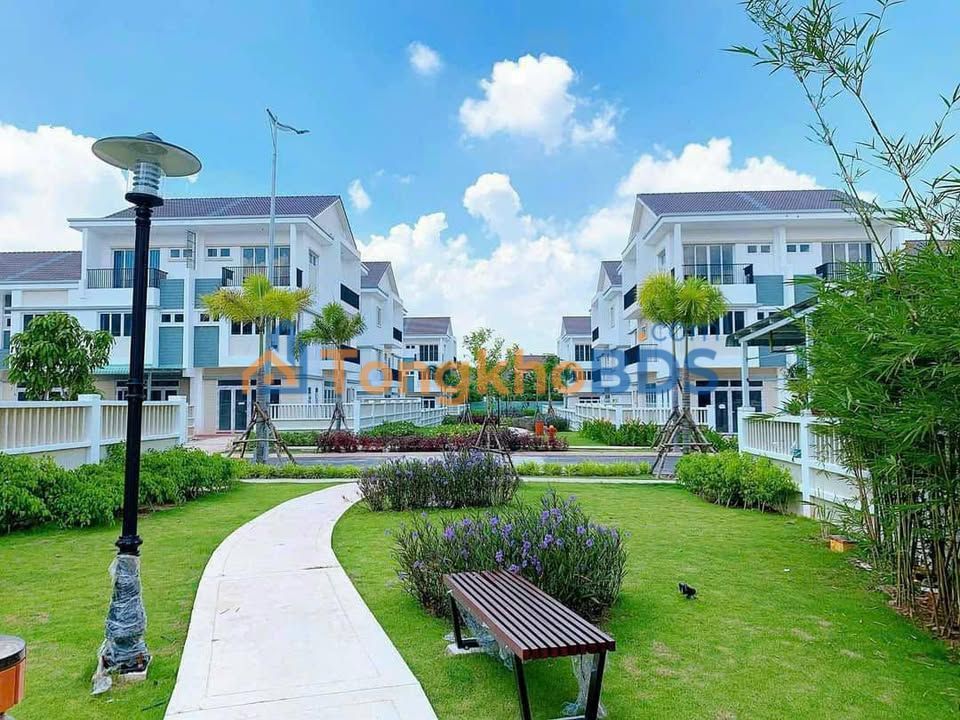 Townhouse EcoLakes Mỹ Phước 180m² - Chính chủ bán