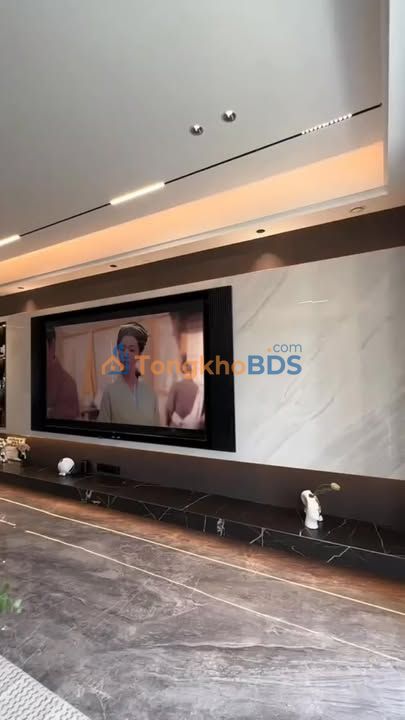 Căn hộ Đại lộ Thăng Long 120m² 11,1 tỷ - View đẹp