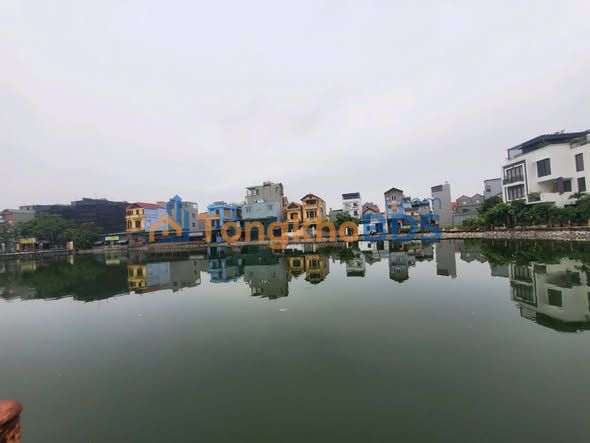 Townhouse Cự Khối 98m² giá 22 tỷ - Mặt tiền kinh doanh