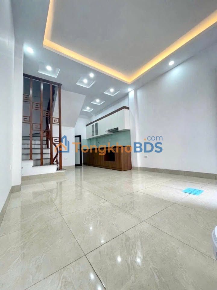 Nhà Nguyễn Văn Cừ Long Biên 36m² 7 tỷ - Ô tô vào tận nhà