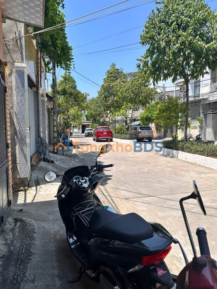 Nhà nguyên căn Phòng Không 110m² 12-15tr - Sẵn sàng vào ở