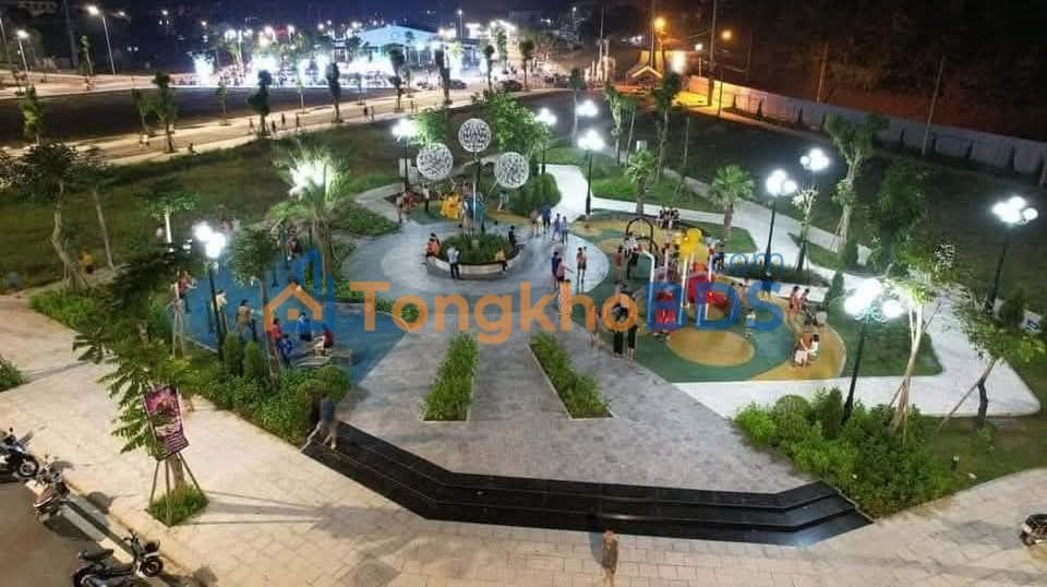 Đất cho thuê Phố chợ Minh Khai 22m - Đường to ô tô