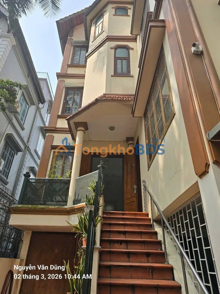 Nhà nguyên căn Quảng An 150m² 65 triệu - Vị trí đẹp