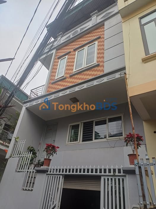 Nha rieng Ngo 29 Cao Xanh 200m2 - O to vao nha