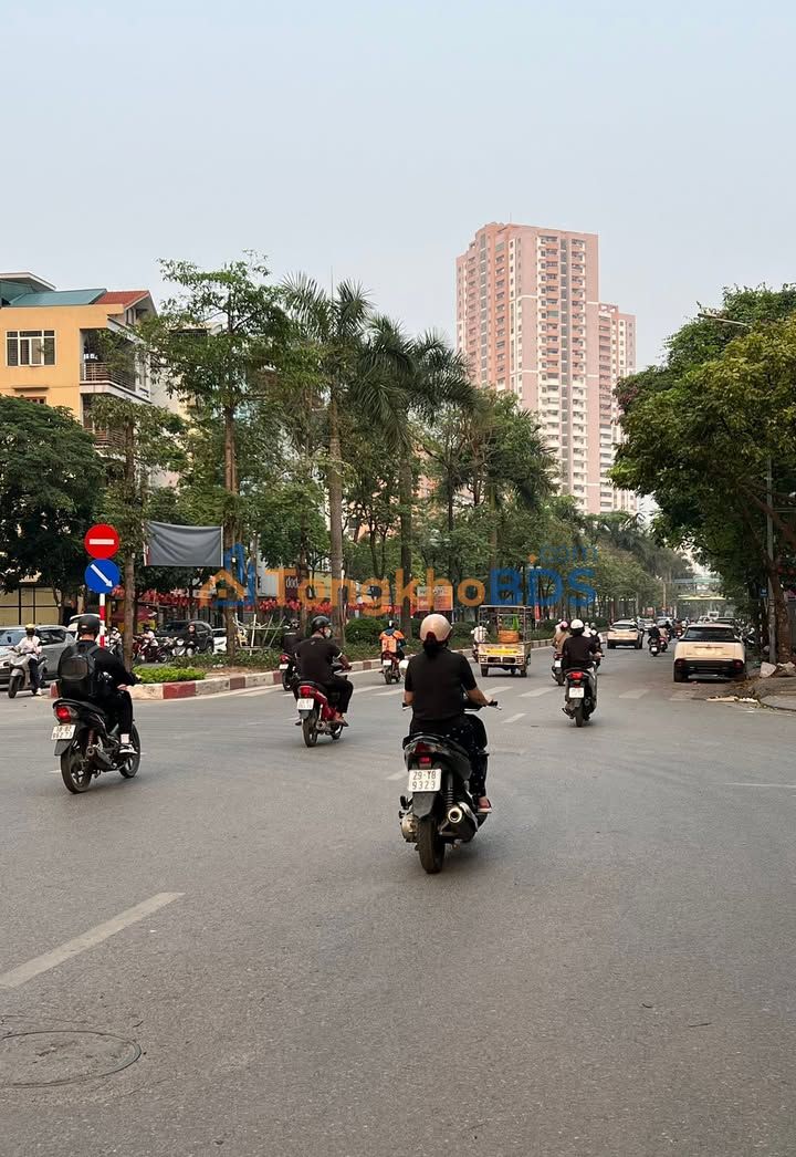 Nhà phân lô Tân Mai Hoàng Mai 70m² giá 22 tỷ - Ô tô vào tận nhà