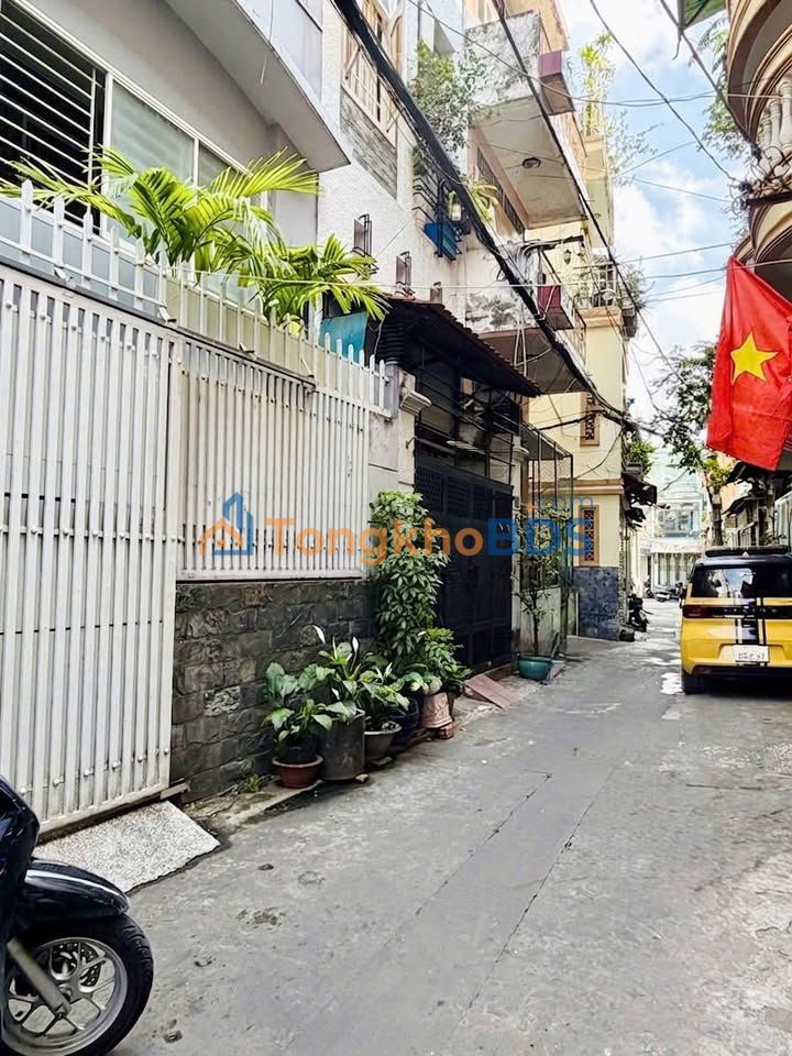 Nhà phố Phú Nhuận 42m² giá 8.2 tỷ - Ô tô vào tận nhà