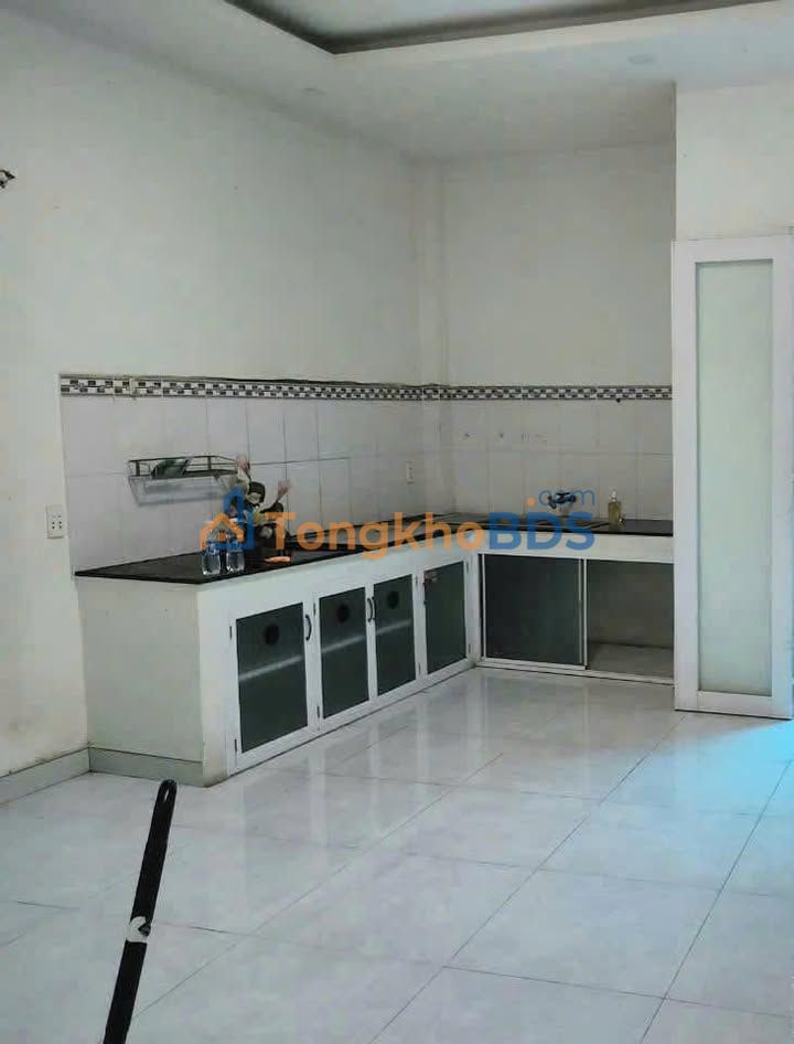 Nhà cho thuê đường 882 Phú Hữu 7 triệu - Ô tô vào tận nhà