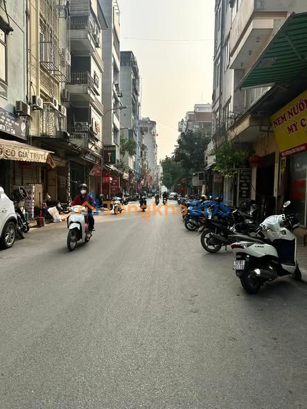 Nhà phố Triều Khúc Thanh Xuân 35m² 14.9 tỷ - Ô tô vào tận nhà