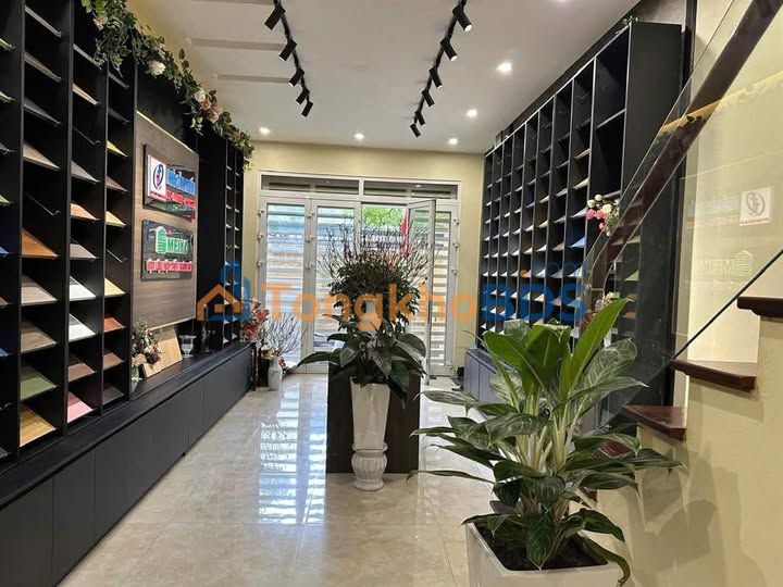 Nhà riêng 562 Đường Láng 55m² giá 25 triệu - Sẵn sàng vào ở ngay