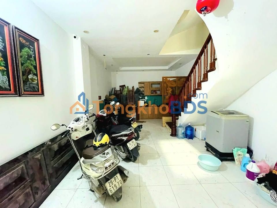 Nhà riêng Chùa Bộc 45m2 13 tỷ - Chính chủ lô góc sát phố