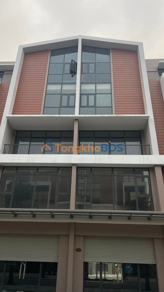 Townhouse Pho Bien 2 100m2 16 ty - Mat tien kinh doanh