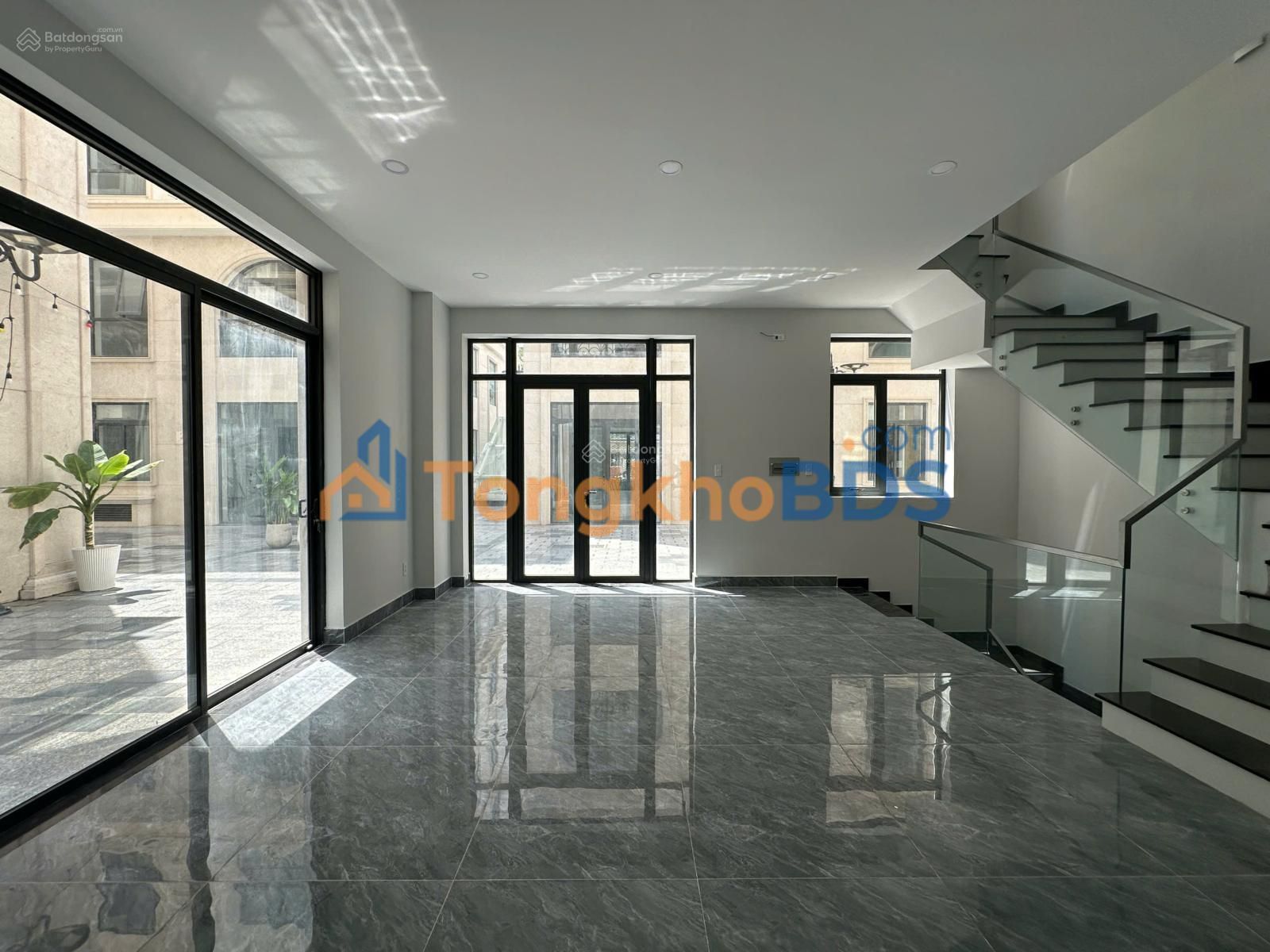 Nhà phố Vạn Phúc City Thủ Đức 154m² 70 triệu - Ô tô vào tận nhà