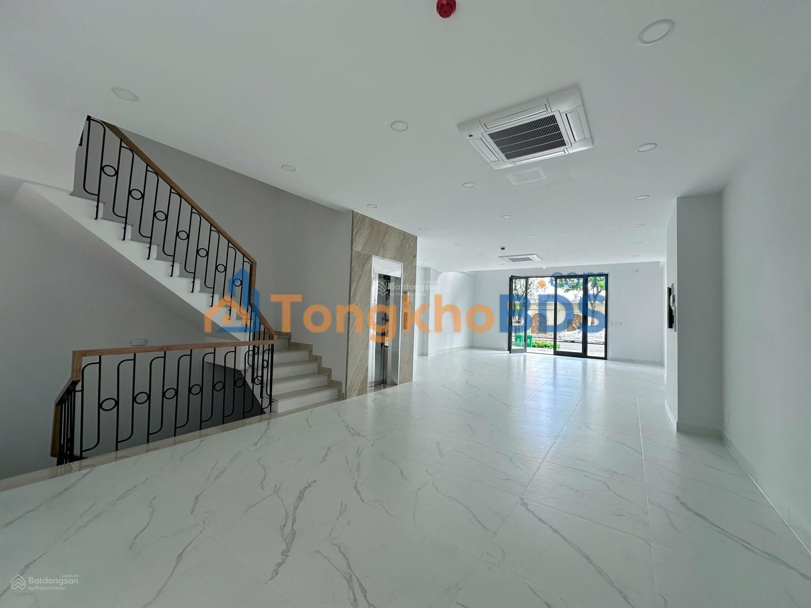 Nhà mặt phố Vạn Phúc City 140m² 85 triệu - Ô tô vào tận nhà