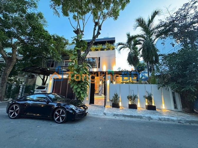 Townhouse Trần Văn Trà Q7 200m² 182 triệu - Cho thuê ngay